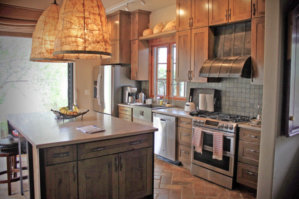 kitchen w lamps